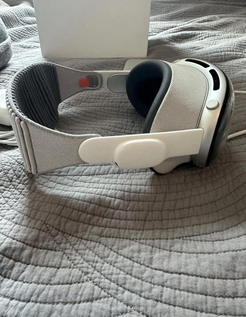 Apple Vision Pro 256gb - Aguanga, California - FleaMarketBay