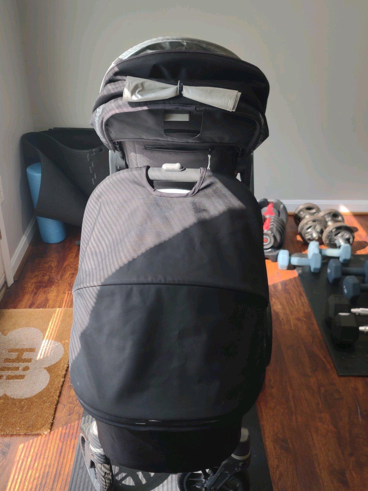 UPPAbaby VISTA Stroller  Black w Bassinet  Toddler - Chicago, Illinois - FleaMarketBay