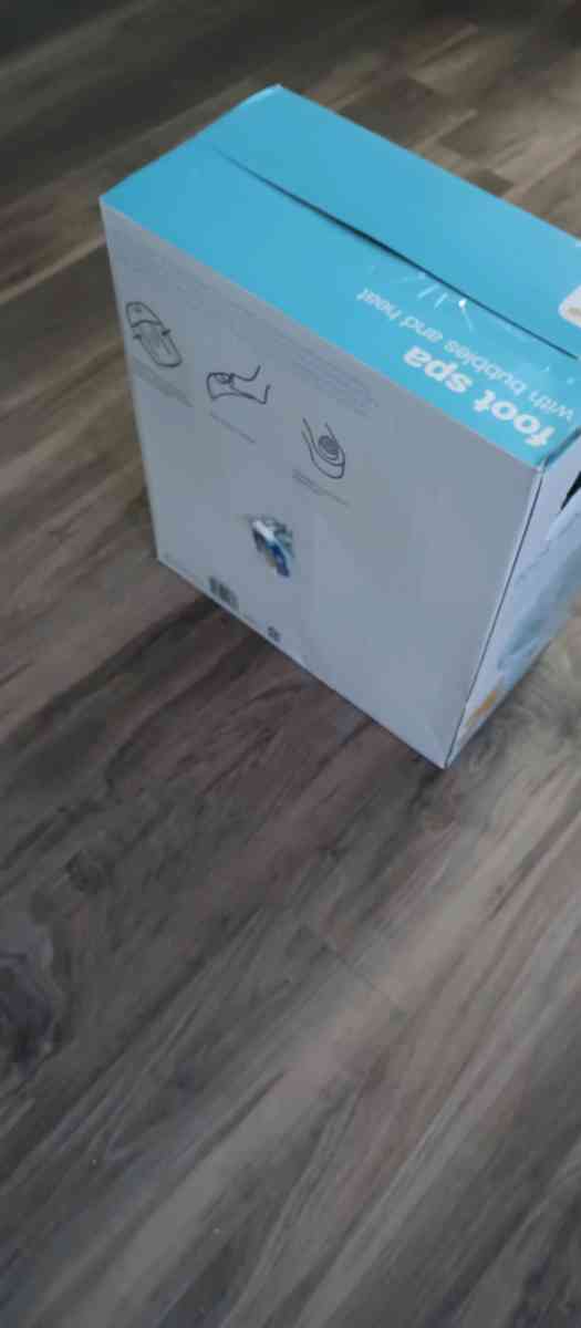 Foot soa with bubbles and heat new