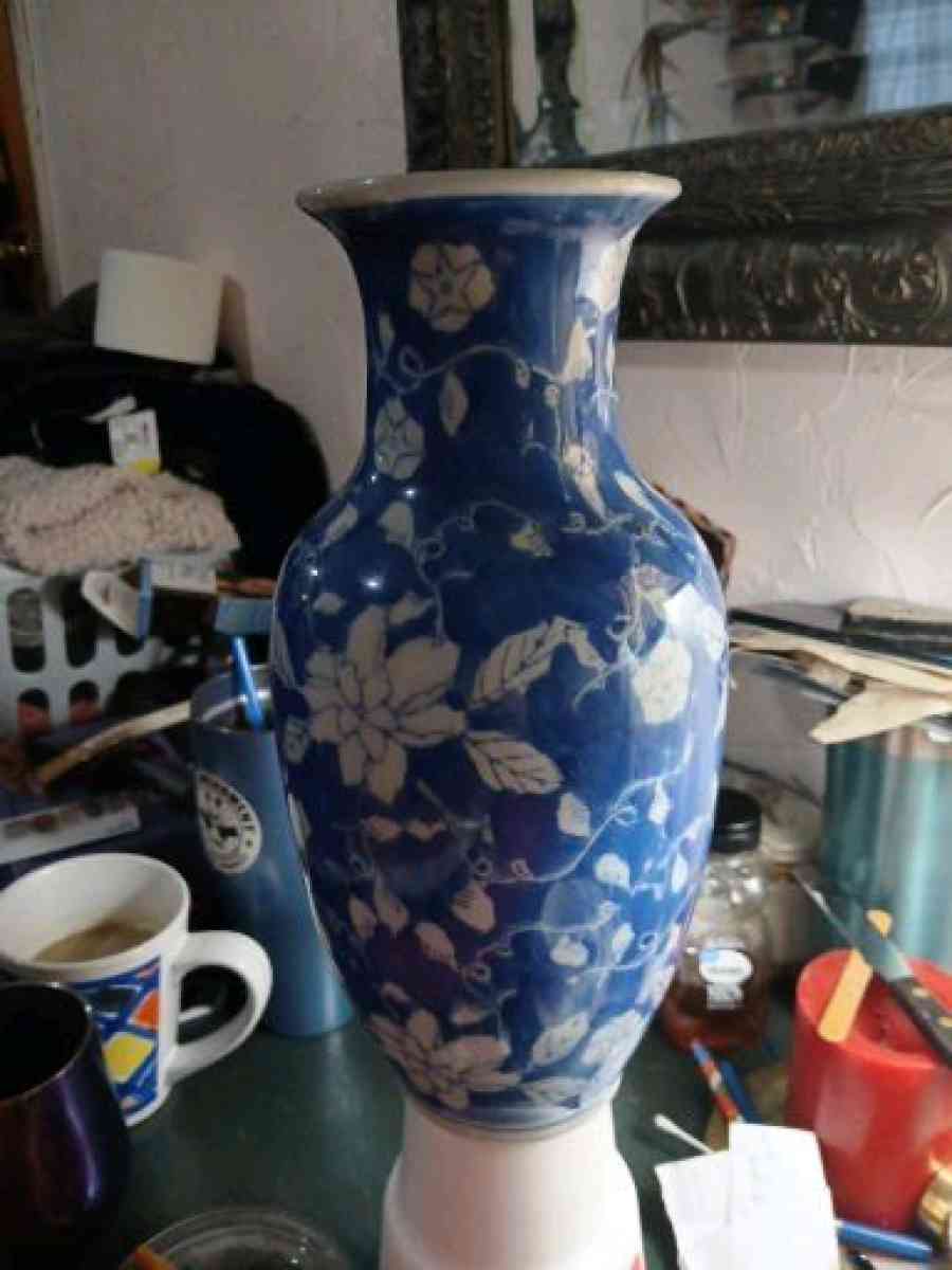 Blue and white vintage vase early 1800s