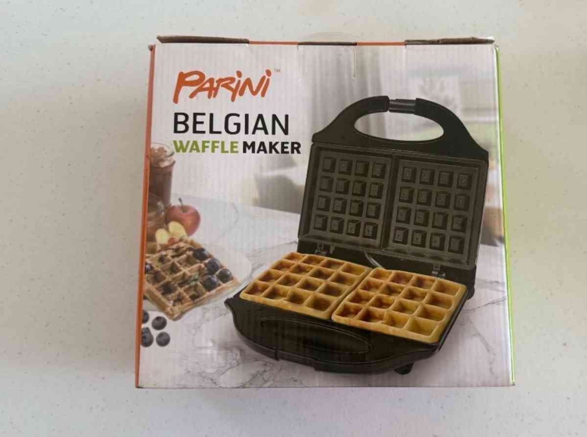 NEW Parini Belgian Waffle Maker  Crispy Fluffy Waffles