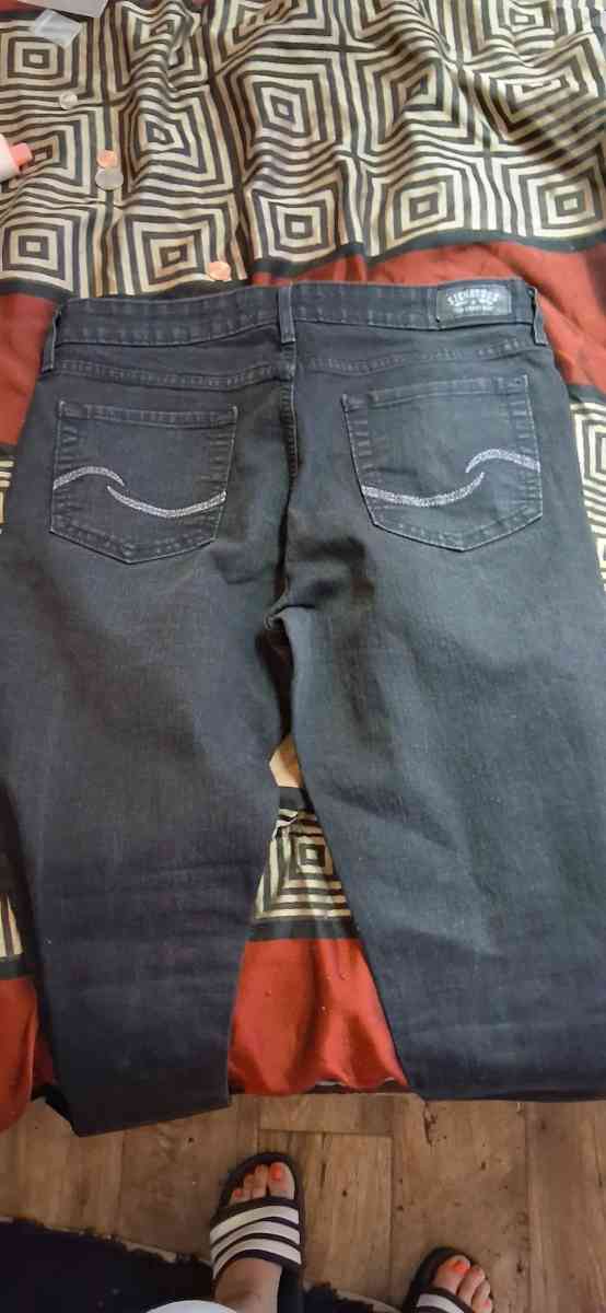 Womens Levis size 12