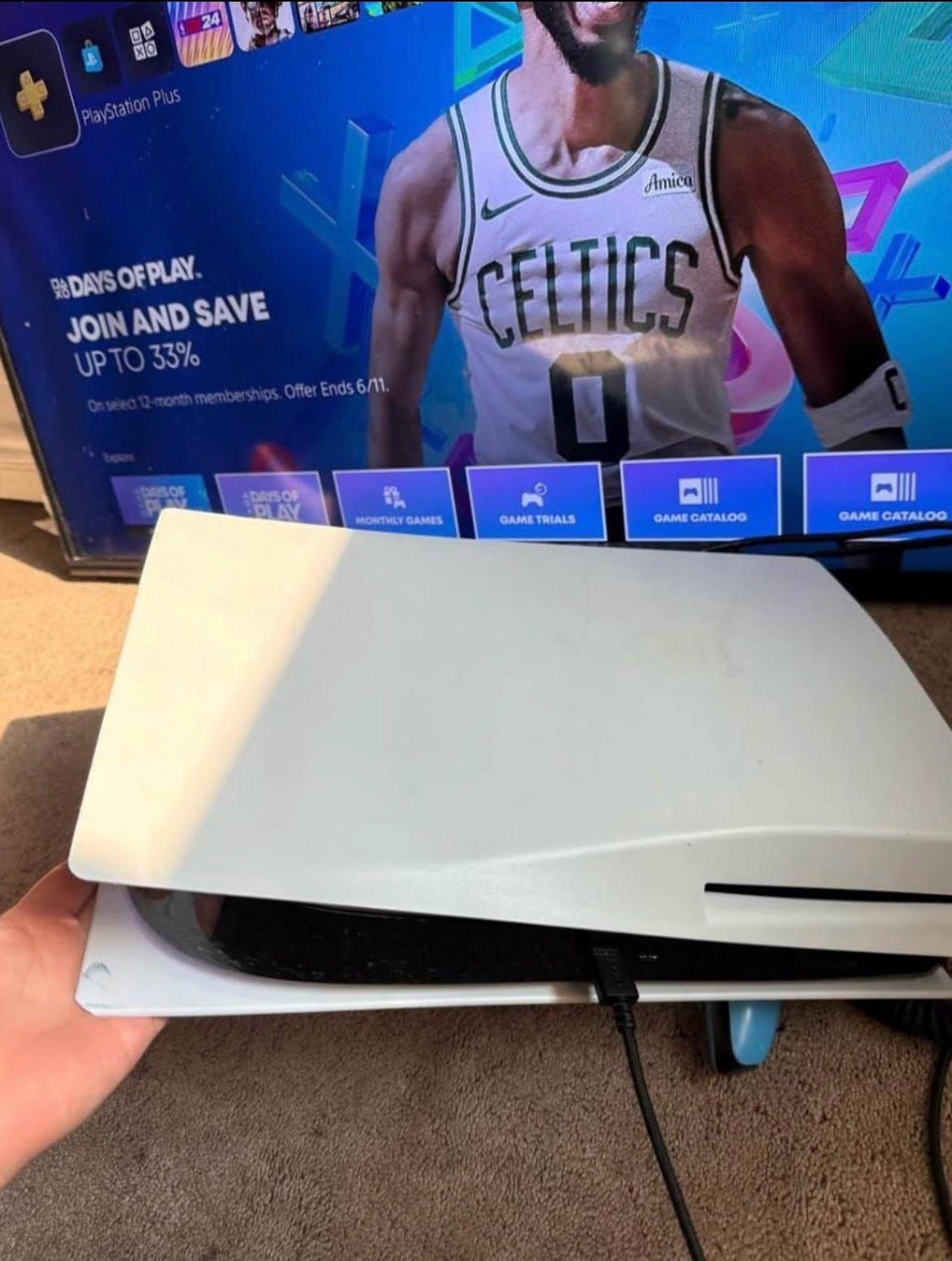 PlayStation 5 pes5 edition with the game controller - Addy, Washington - FleaMarketBay