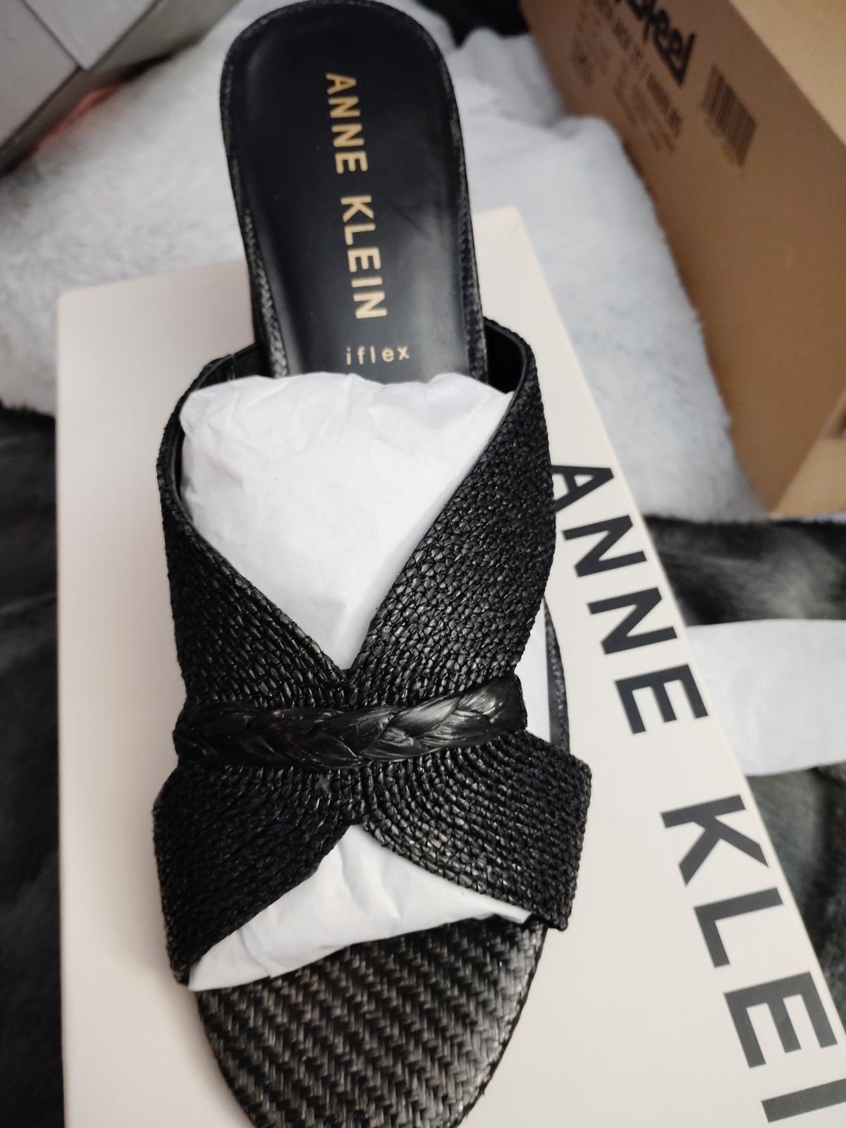 Anne Klein Aubrie size 10