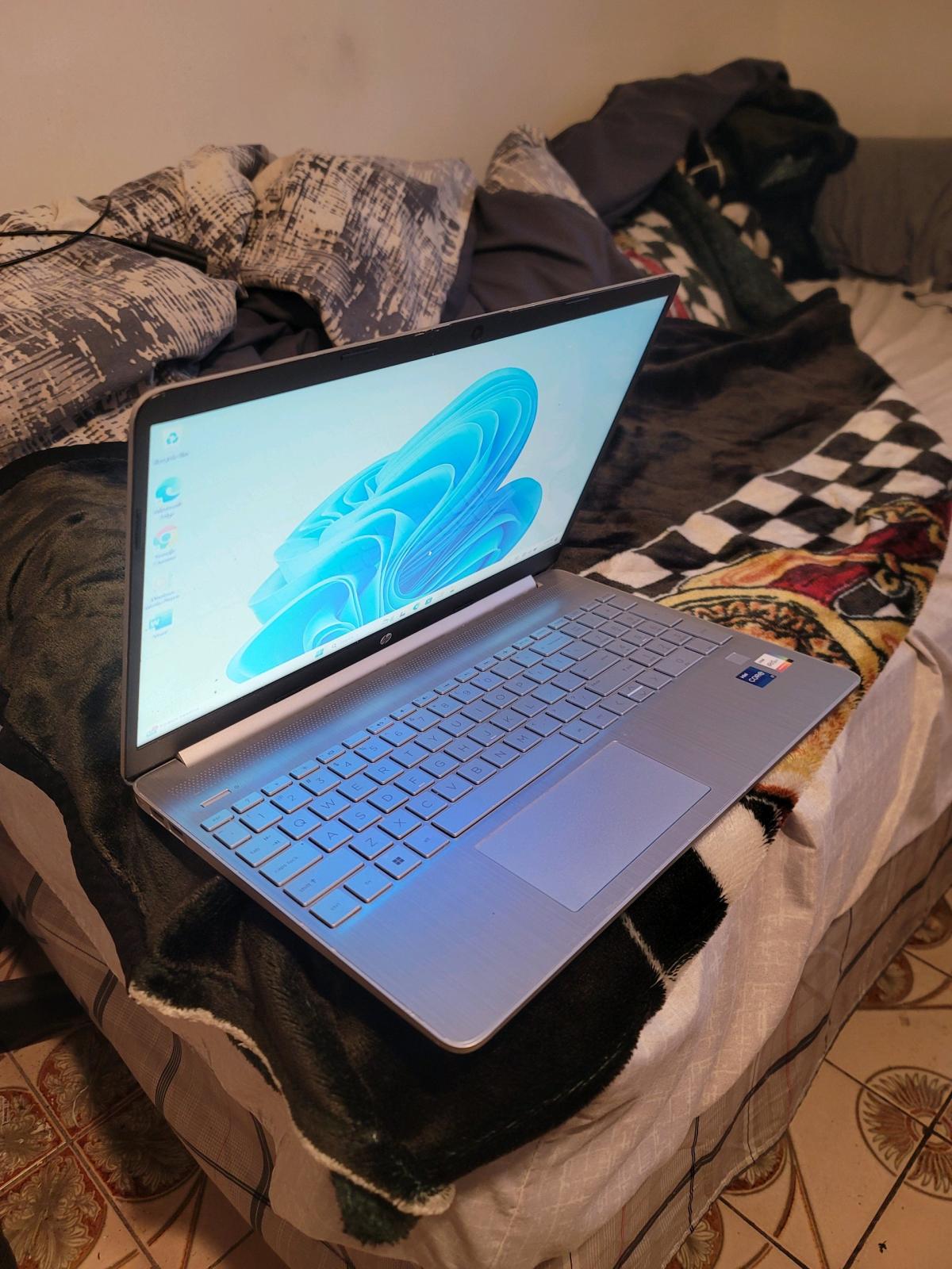 Laptop Core i7 Windows11 V25H2 Microsoft365 - Rosemead, California - FleaMarketBay