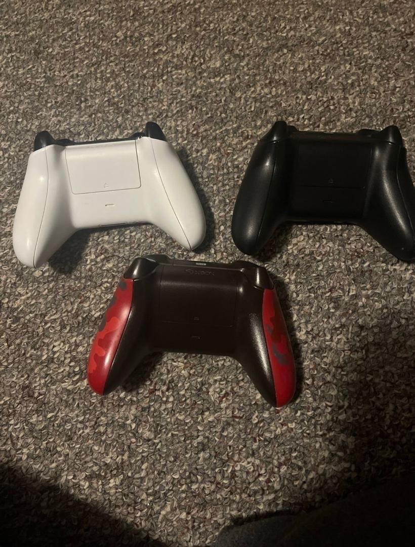 Xbox series Elite  2 - Ahwahnee, California - FleaMarketBay