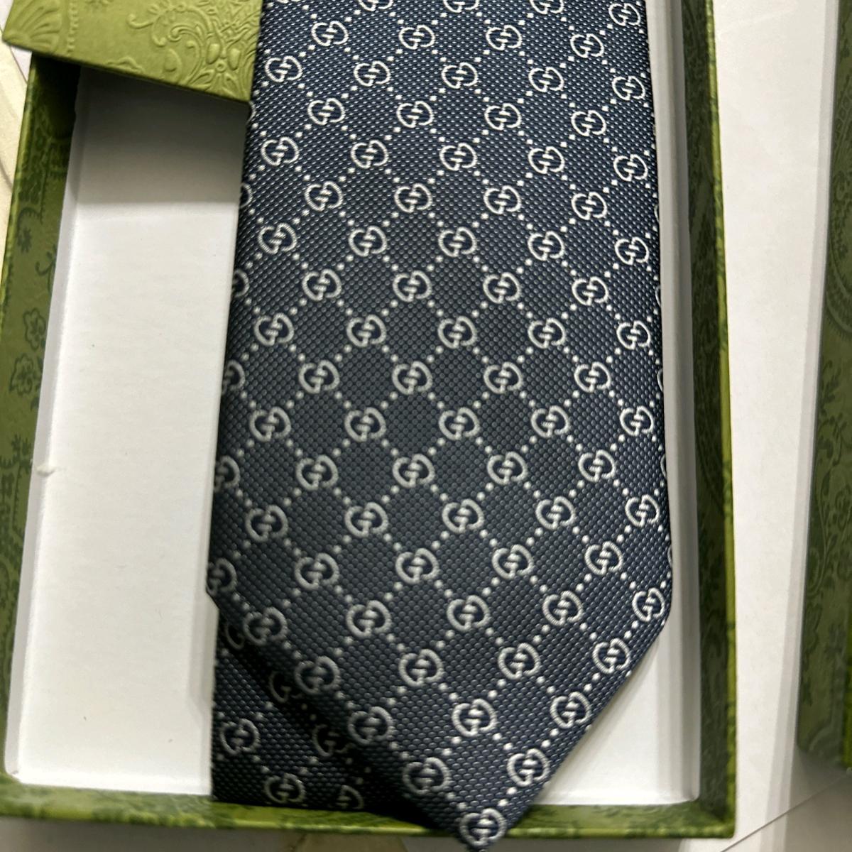 Gucci Mens tie