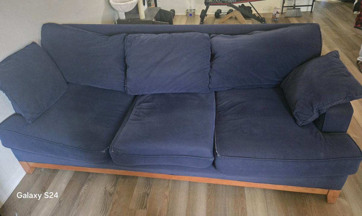 moving Out sale Couch - Rohnert Park, California - FleaMarketBay