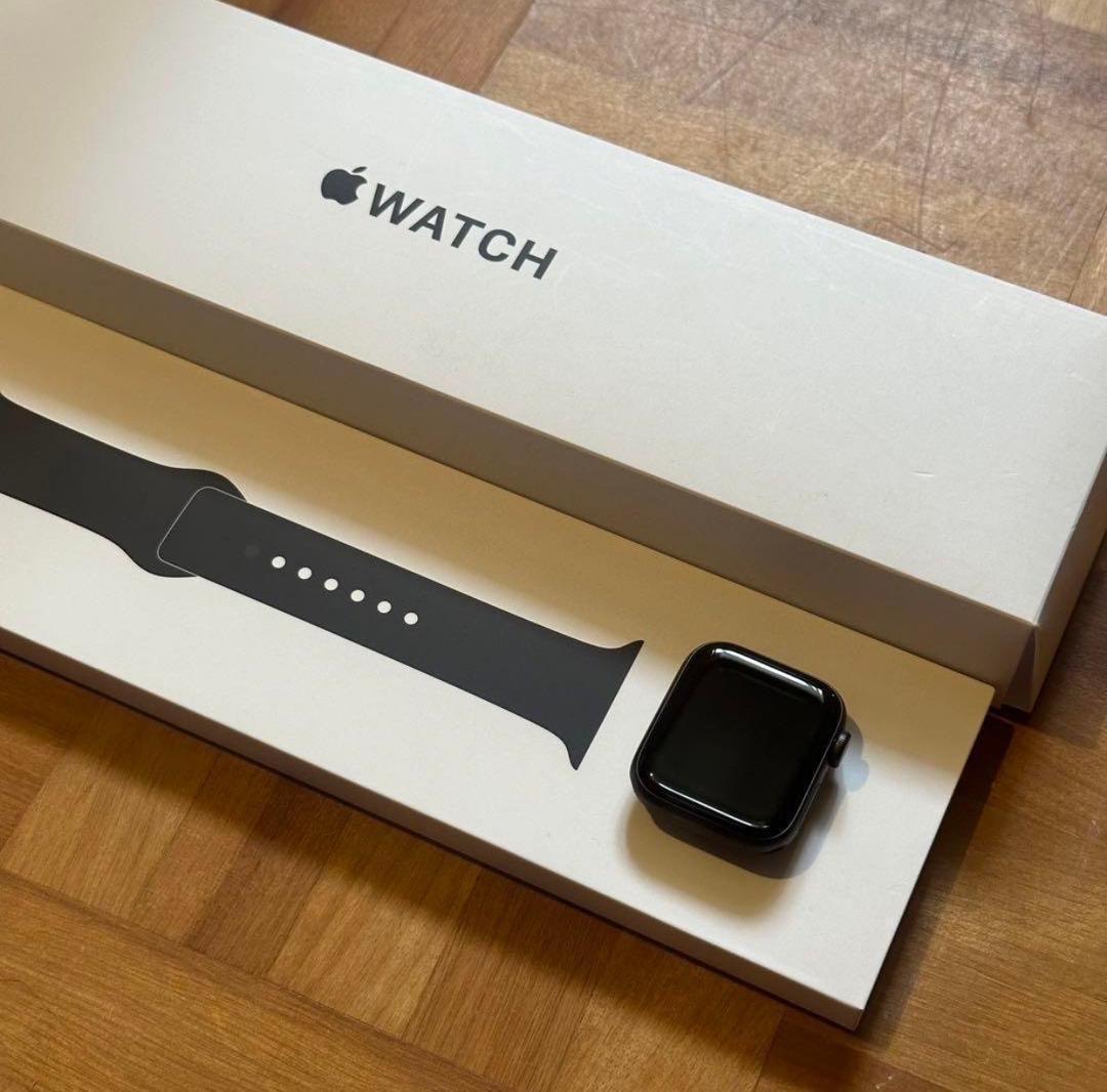 Apple Watch SE - Alpine, California - FleaMarketBay