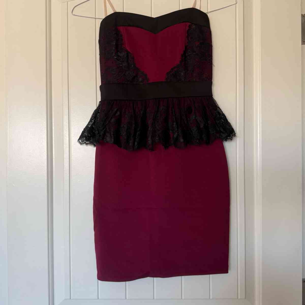 Elegant Strapless Burgundy Wine Red  Black Lace Peplum Cockt