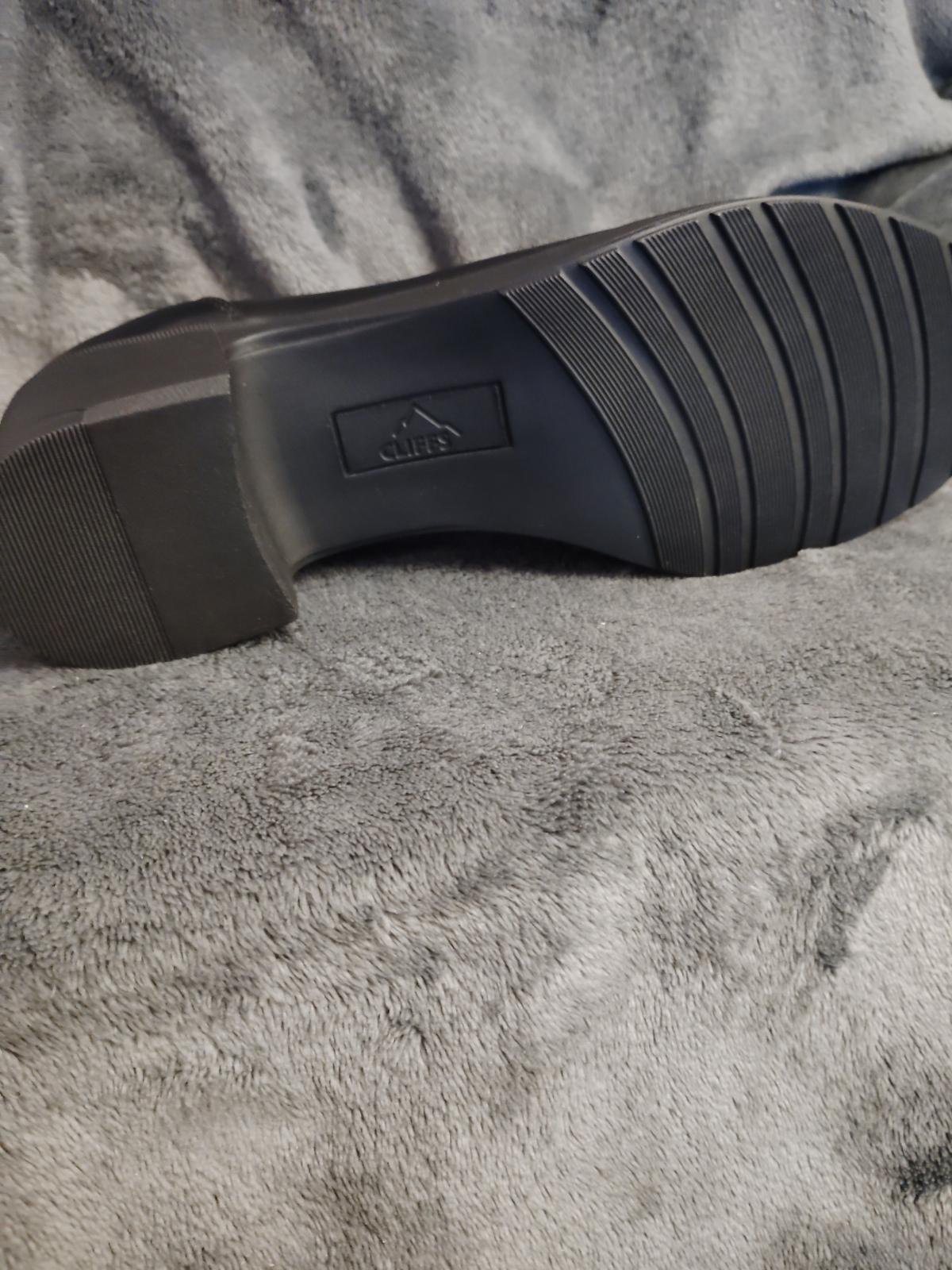 CLIFFS BY WHITE MOUNTAIN Women's  Block Heel Pump, Black/Smooth, 9 M - Virginia Beach, Virginia - FleaMarketBay