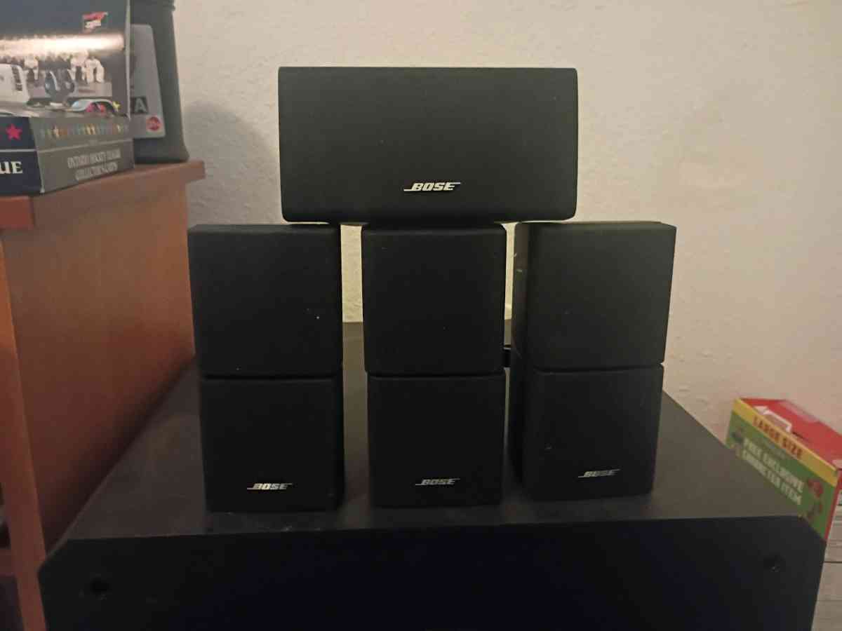 4PC  Bose Jewel Cube Direct Reflecting Series II Speakers Bl
