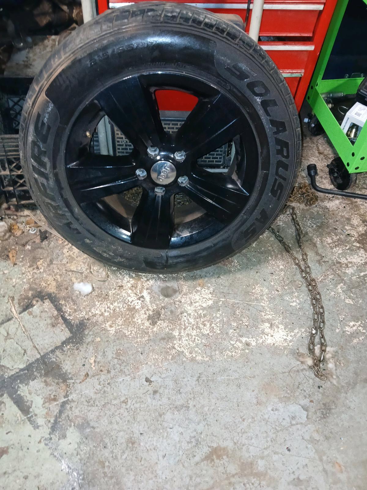 2017 JEEP PATRIOT 4x4 TIRES AND RIMS