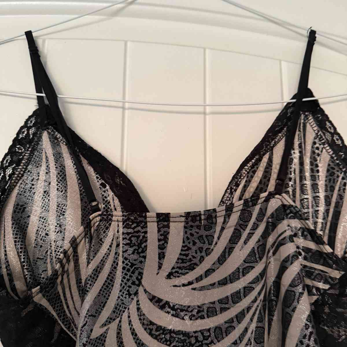 Animal Print Black Lace Tank with BuiltIn Padding S