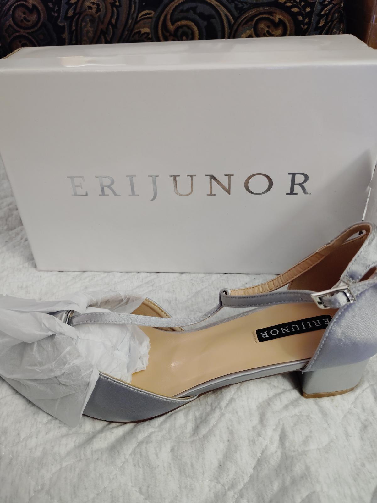 ERIJUNOR E0079 Bow Shoes Comfortable Chunky Low Heels Wedding Satin Shoes Silver Size 9 - Virginia Beach, Virginia - FleaMarketBay