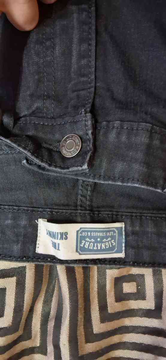 Womens Levis size 12