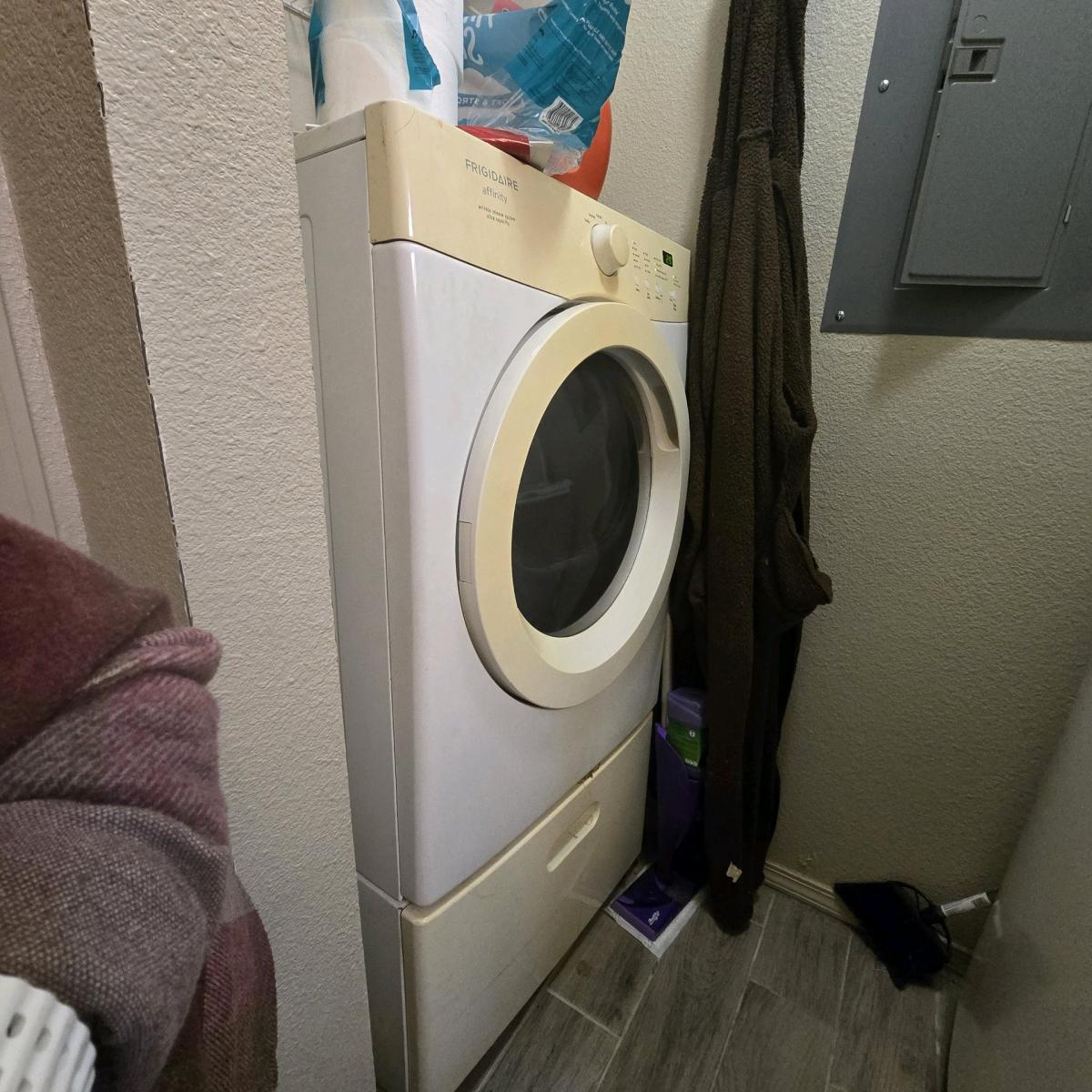 electric dryer - Broken Arrow, Oklahoma - FleaMarketBay