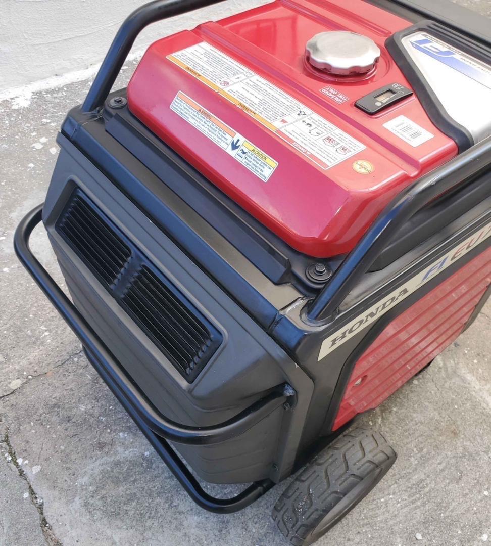 Honda Inverter Generator Eu7000is - Albany, California - FleaMarketBay