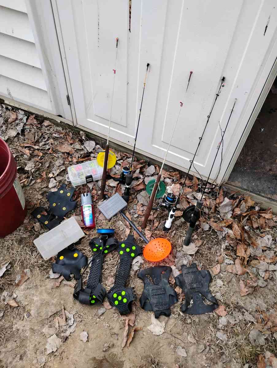 ice fishing rods n reels ect