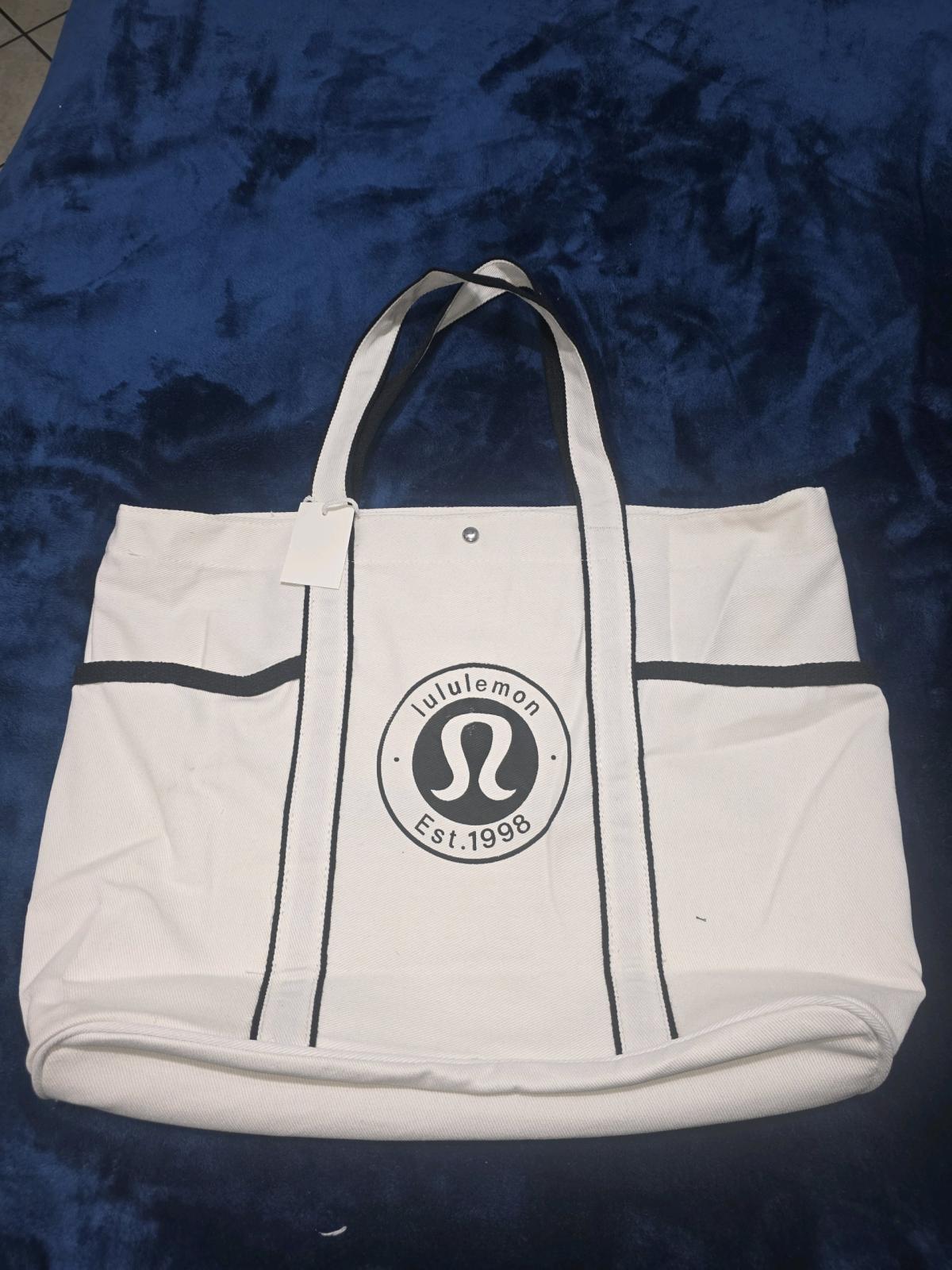 Bolsa para Dama - Riverside, California - FleaMarketBay