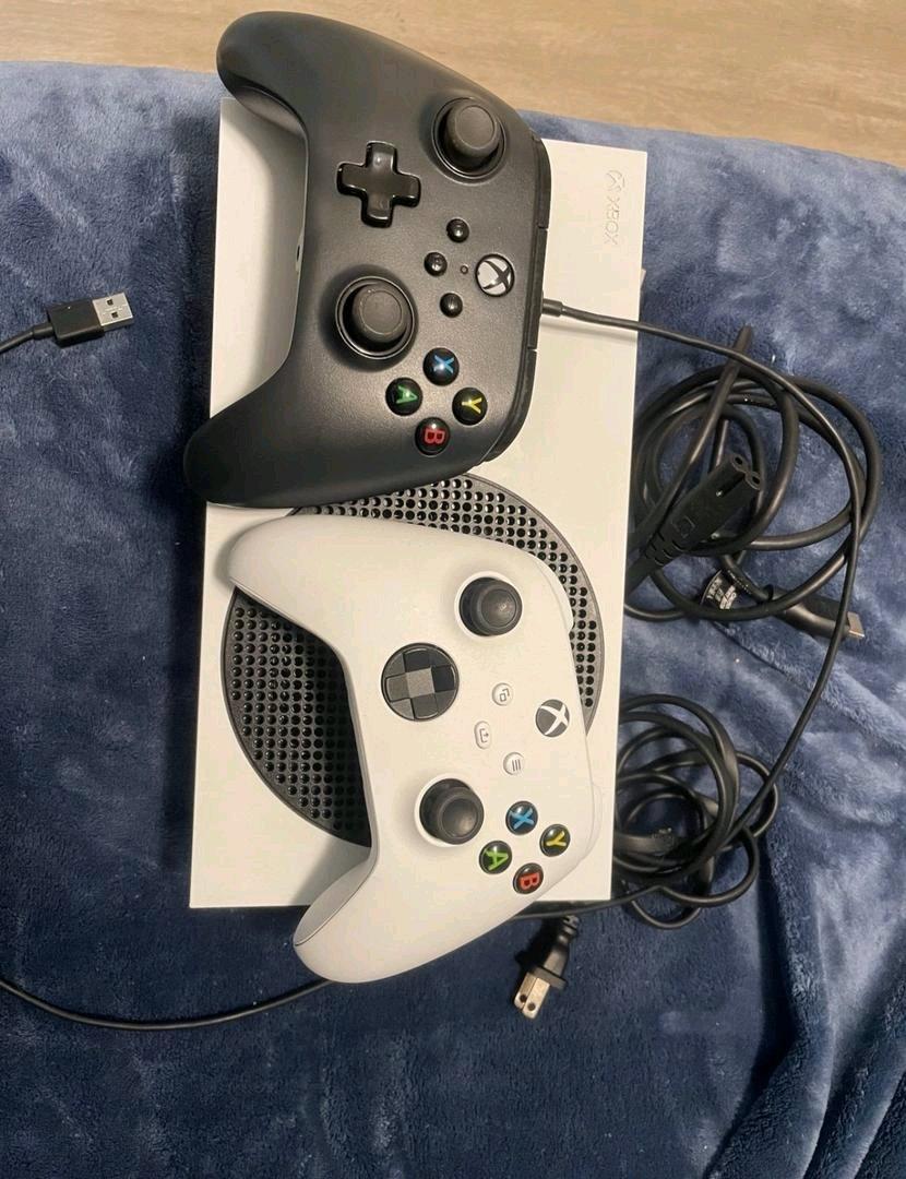 Xbox series s - Adams, Kentucky