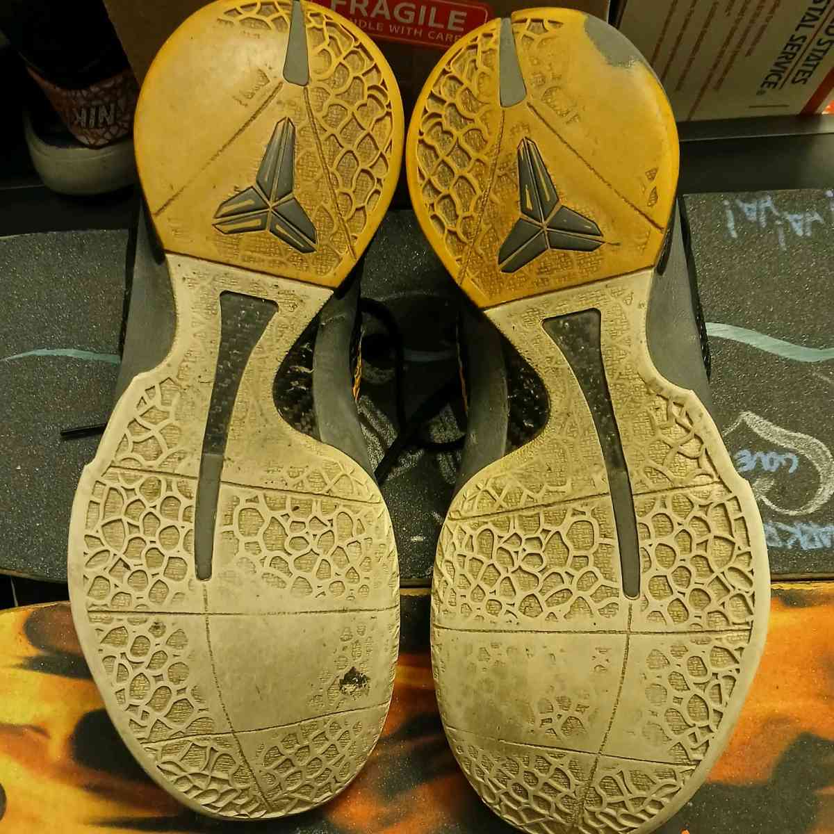 vintage Nike kobe venomenoms mens 12