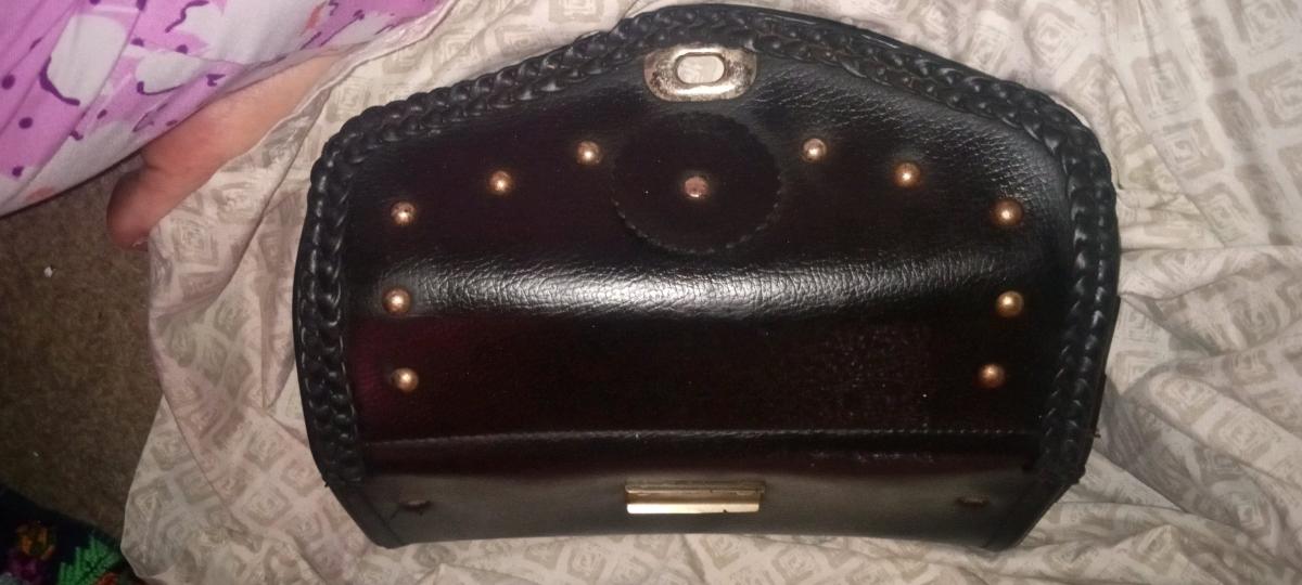 Motorcycle Windshield Bag - Westmoreland, Tennessee - FleaMarketBay