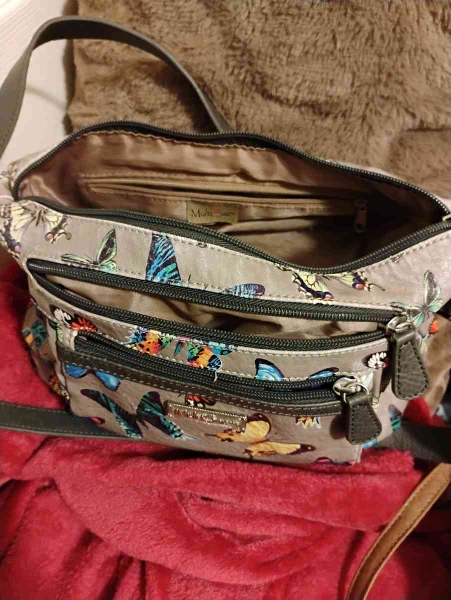 butterfly themed purse with many pockets - Auburn, Washington - FleaMarketBay