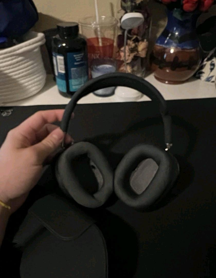 Apple headset pro - Adams, Kentucky - FleaMarketBay