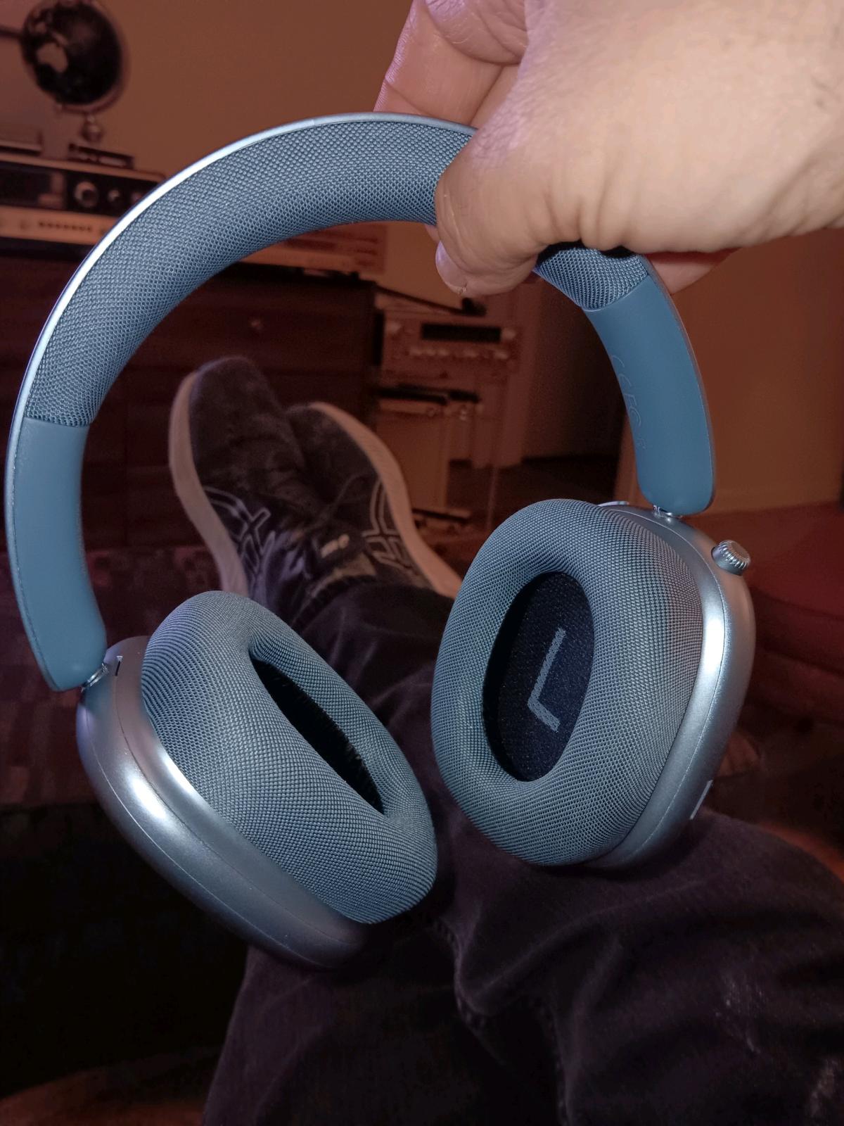 Bluetooth headphones