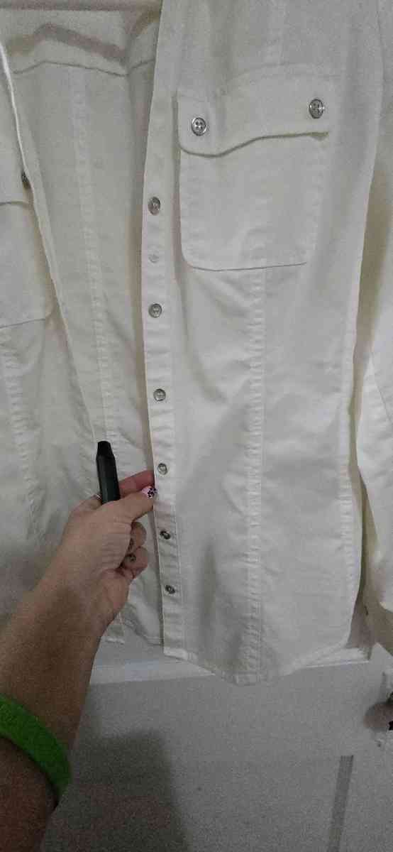7th Ave White Button down shirt