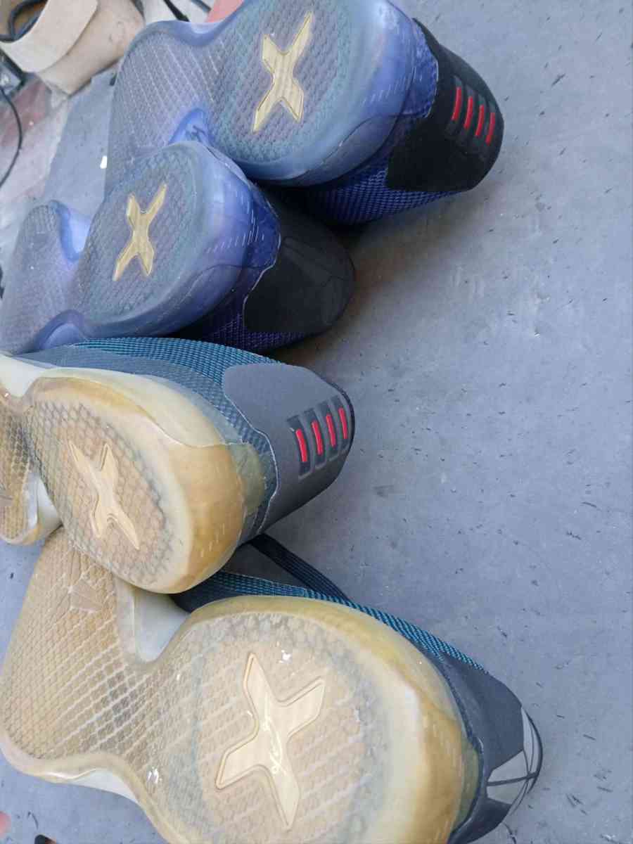 2 pairs of Nike kobe basketball shoes