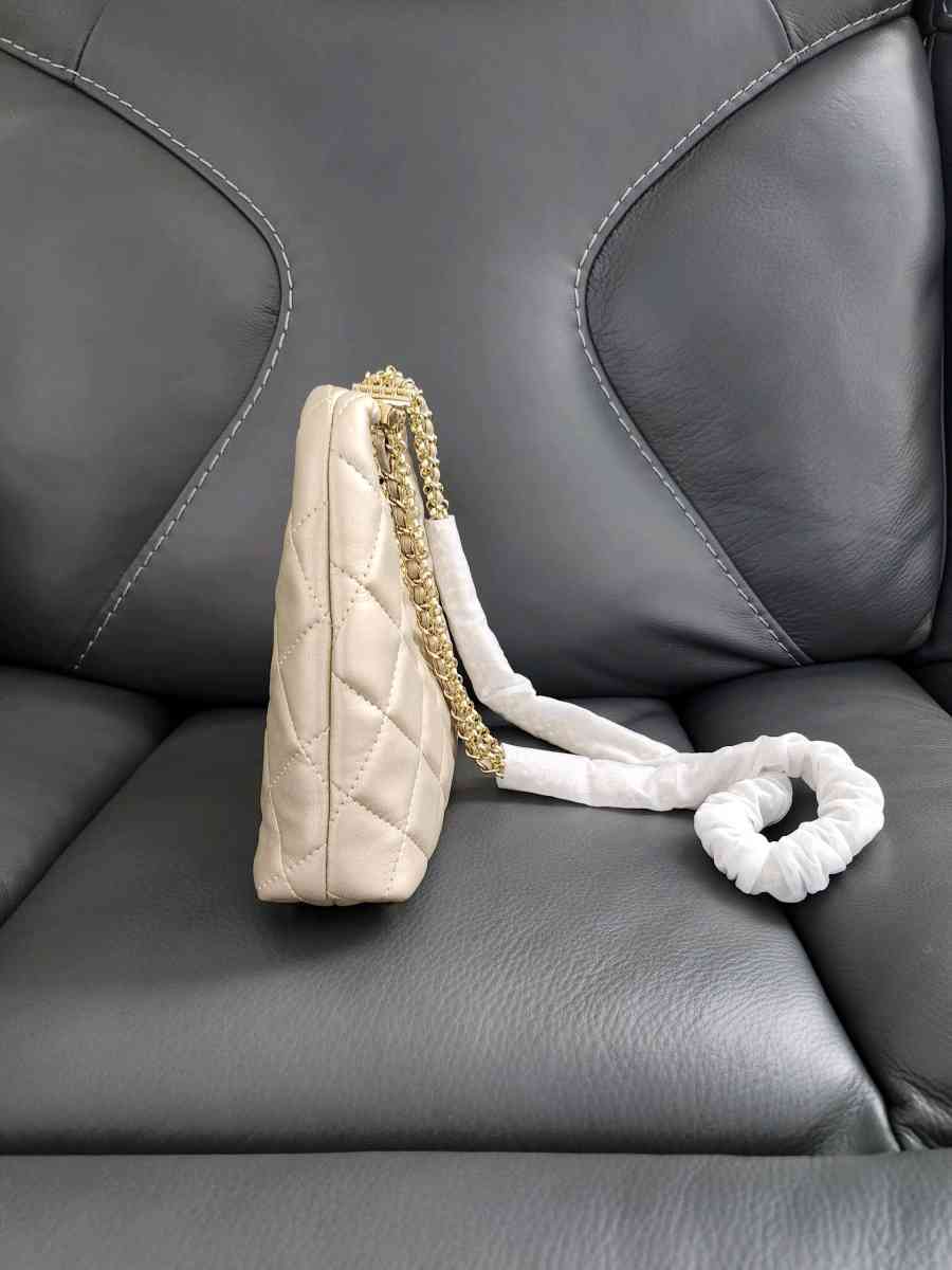 Elegant Quilted Beige Shoulder Bag  Gold Chain Strap  NEW