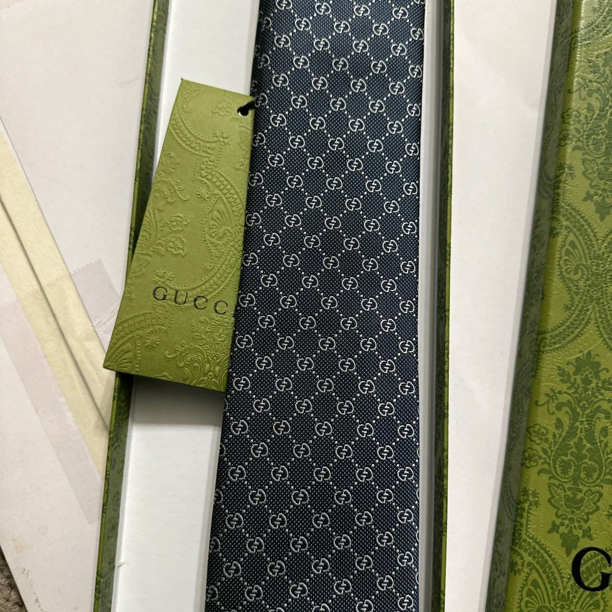 Gucci Mens tie - Adamsville, Ohio - FleaMarketBay