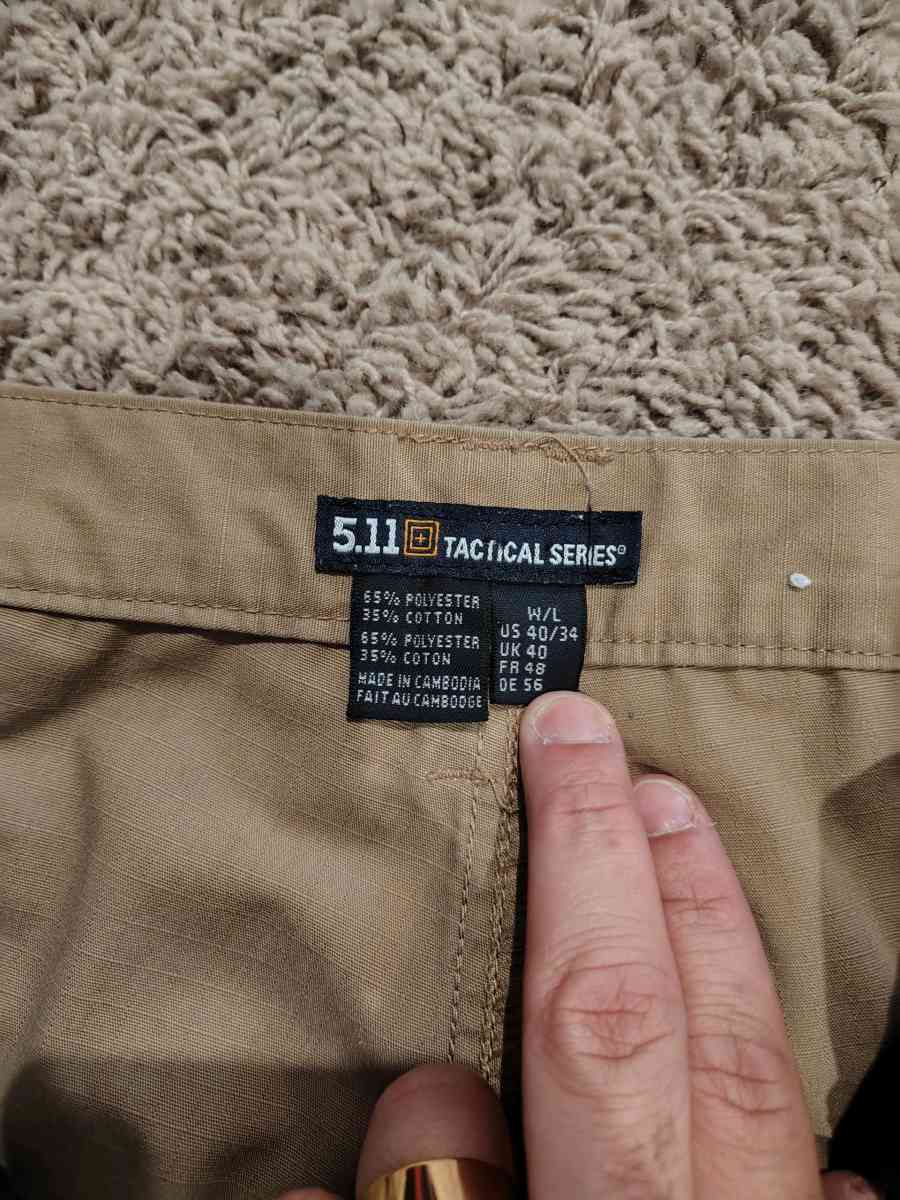4 pairs of mens Carhartt jeans