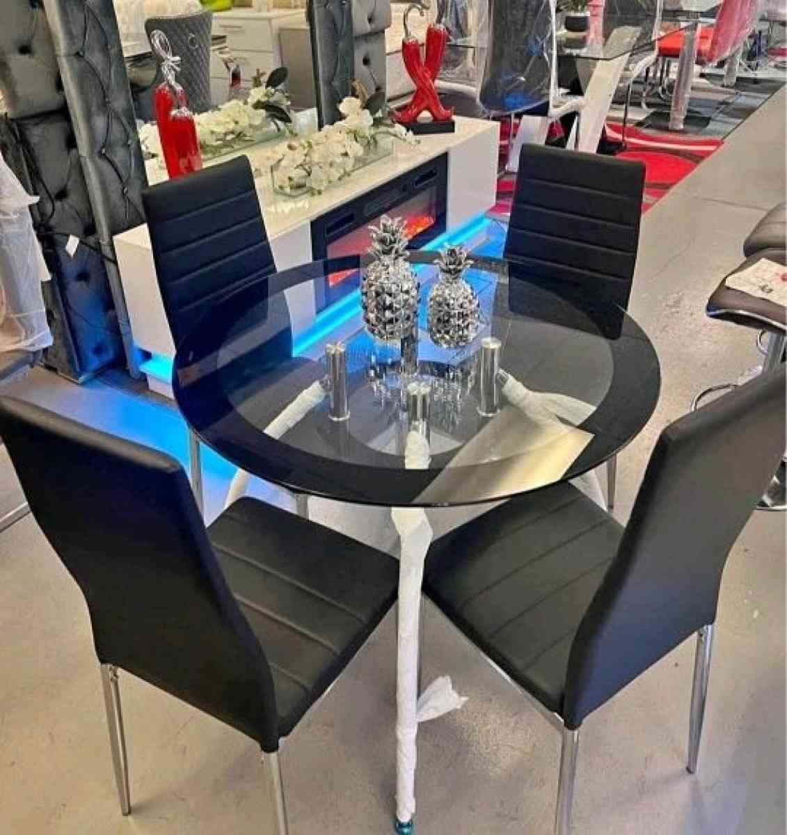 Dinning Set Brand New - Hollywood, Florida - FleaMarketBay