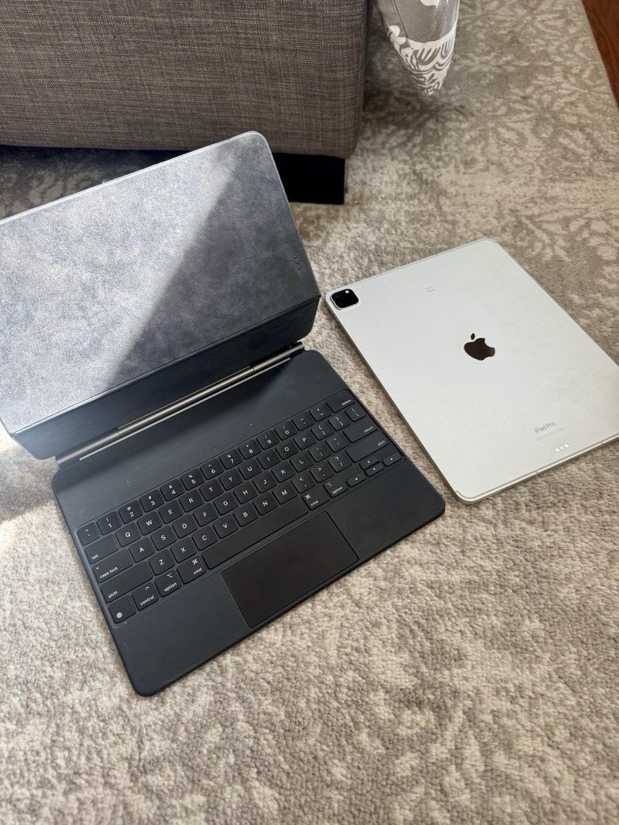 iPad Pro 129 6th Gen M2 512GB WiFiCellular w Magic Keyboard - Adams, New York - FleaMarketBay