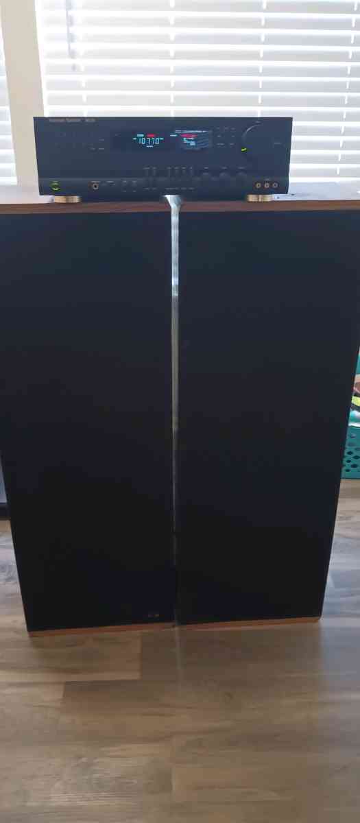 Harman kardon avr20 ll receiver no remote 2 floor speakers