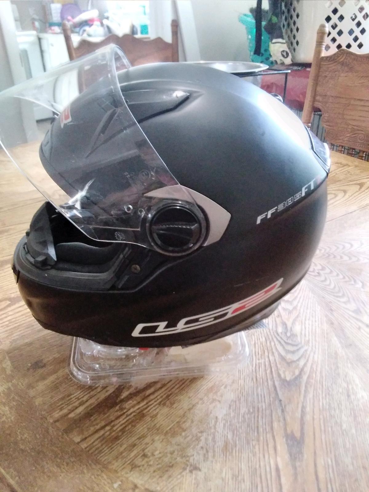 L52 ff385 motorcycle helmet obo - Chattanooga, Tennessee - FleaMarketBay