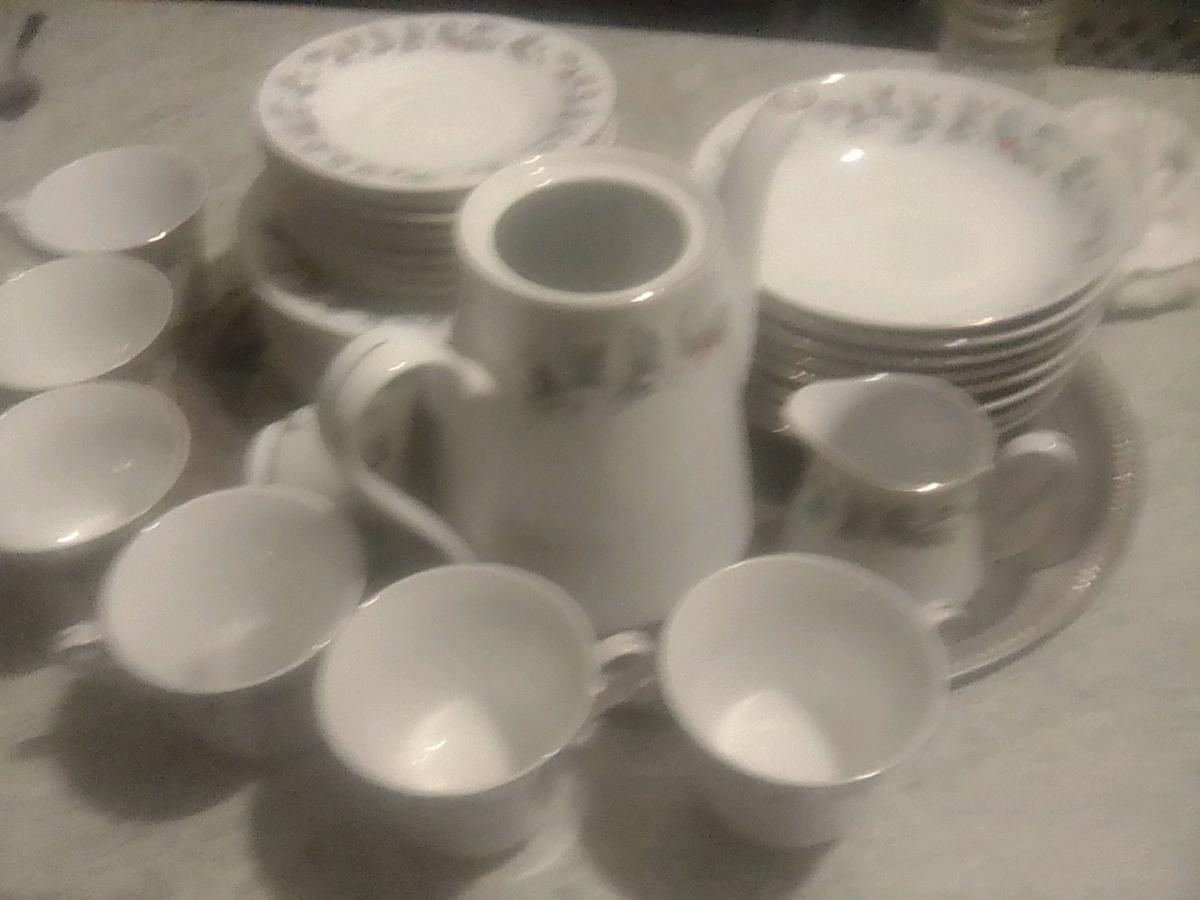 China Pearl Fine China Noel