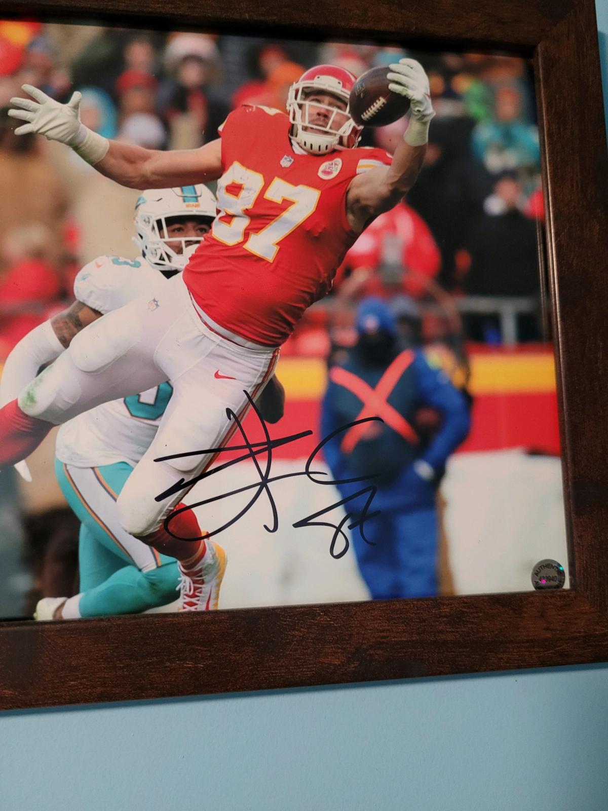 Travis Kelce autograph