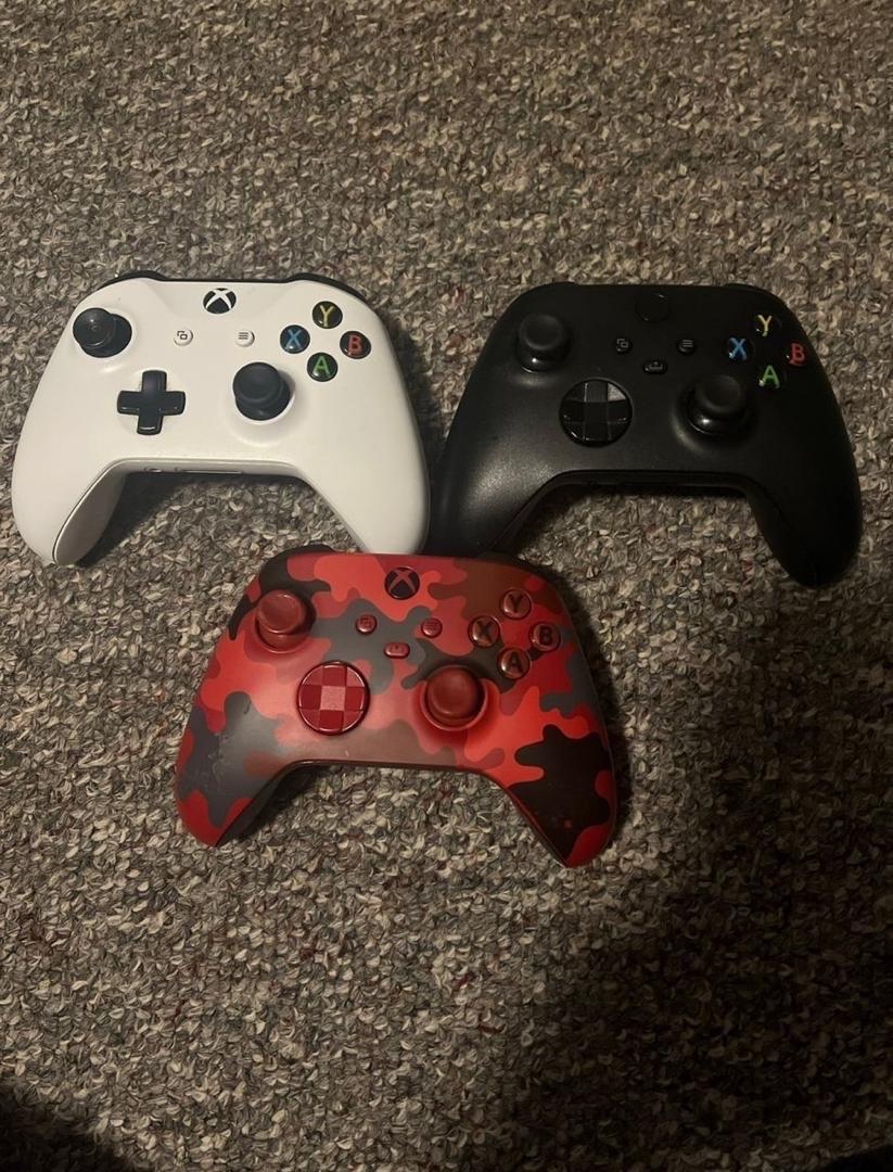 Xbox series Elite  2 - Ahwahnee, California - FleaMarketBay