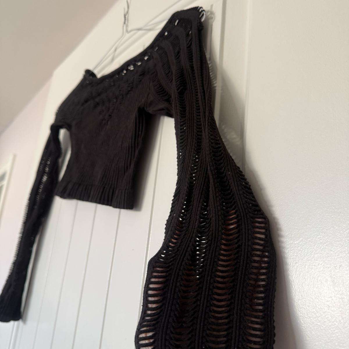 Black OpenKnit Ribbed Long Sleeve Crop Top  Textured Stateme - Los Angeles, California - FleaMarketBay