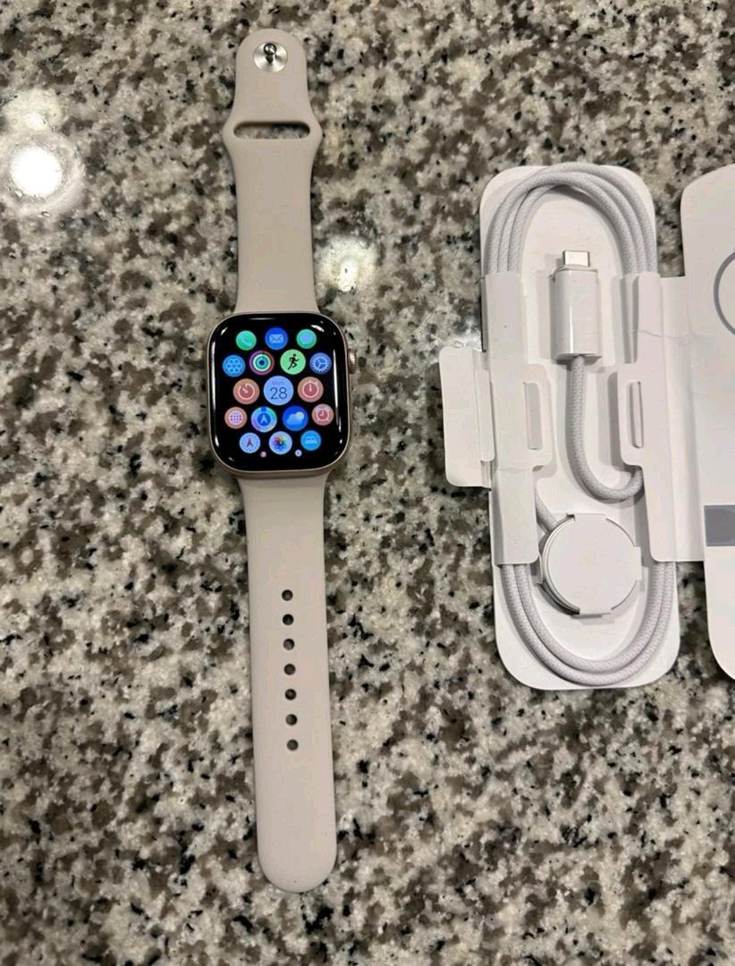 Apple watch series 10 - Sacramento, California - FleaMarketBay