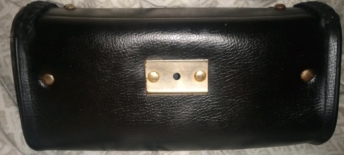 Motorcycle Windshield Bag - Westmoreland, Tennessee - FleaMarketBay