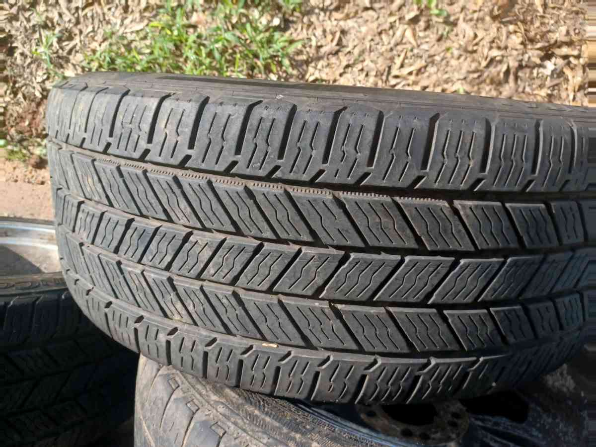 Truck Tires and Rims - Taylors, South Carolina - FleaMarketBay