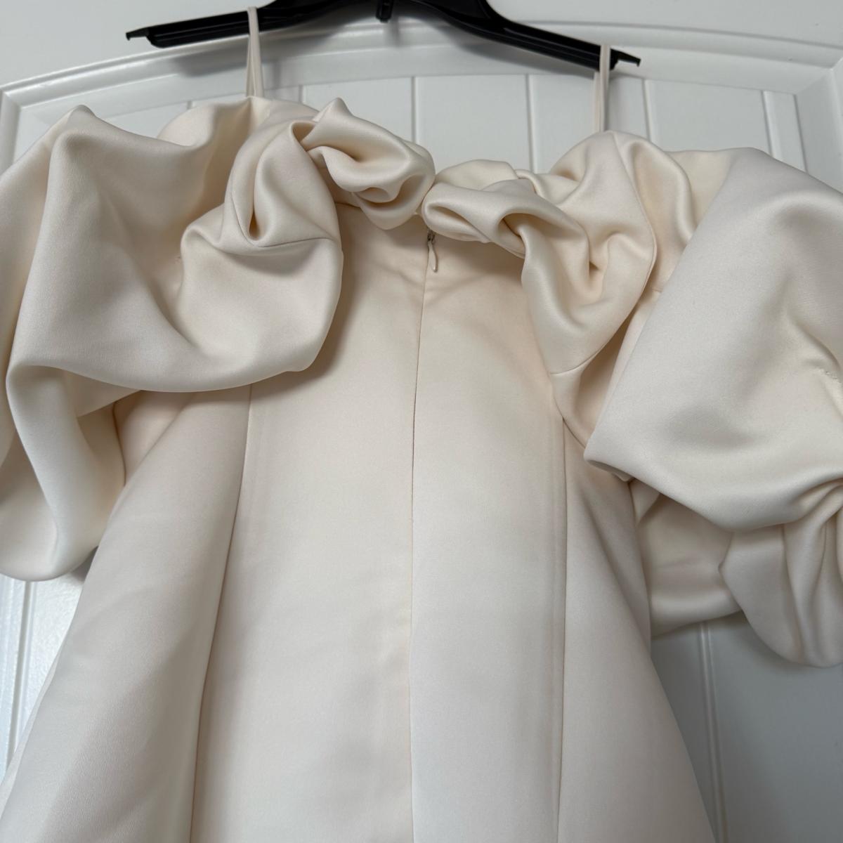 Elegant Cream Vanilla PuffSleeve OffShoulder Mini Dress - Los Angeles, California - FleaMarketBay