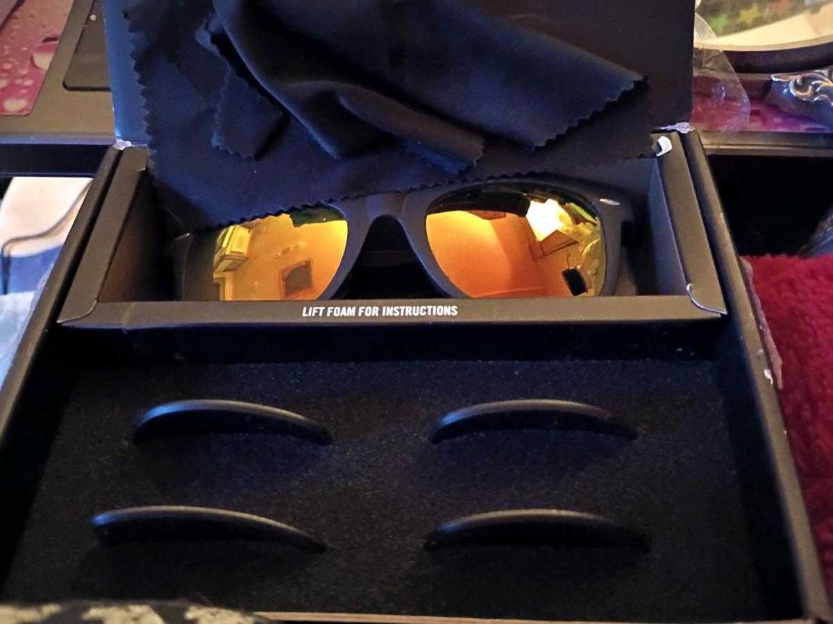 sunglasses with replacement lenses set