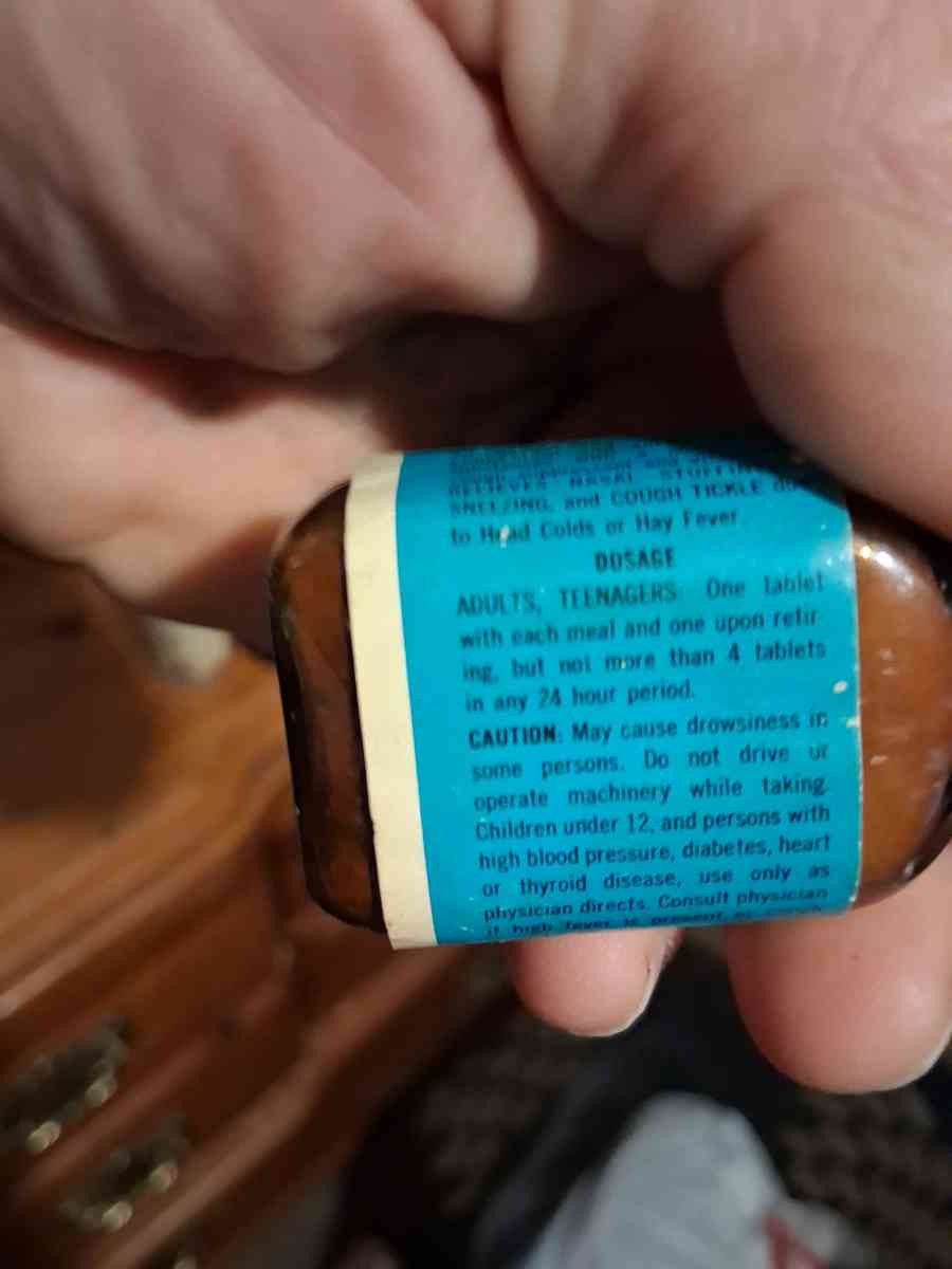 quarterlets caffeine pulls 1940s or 50s all pills in bottle