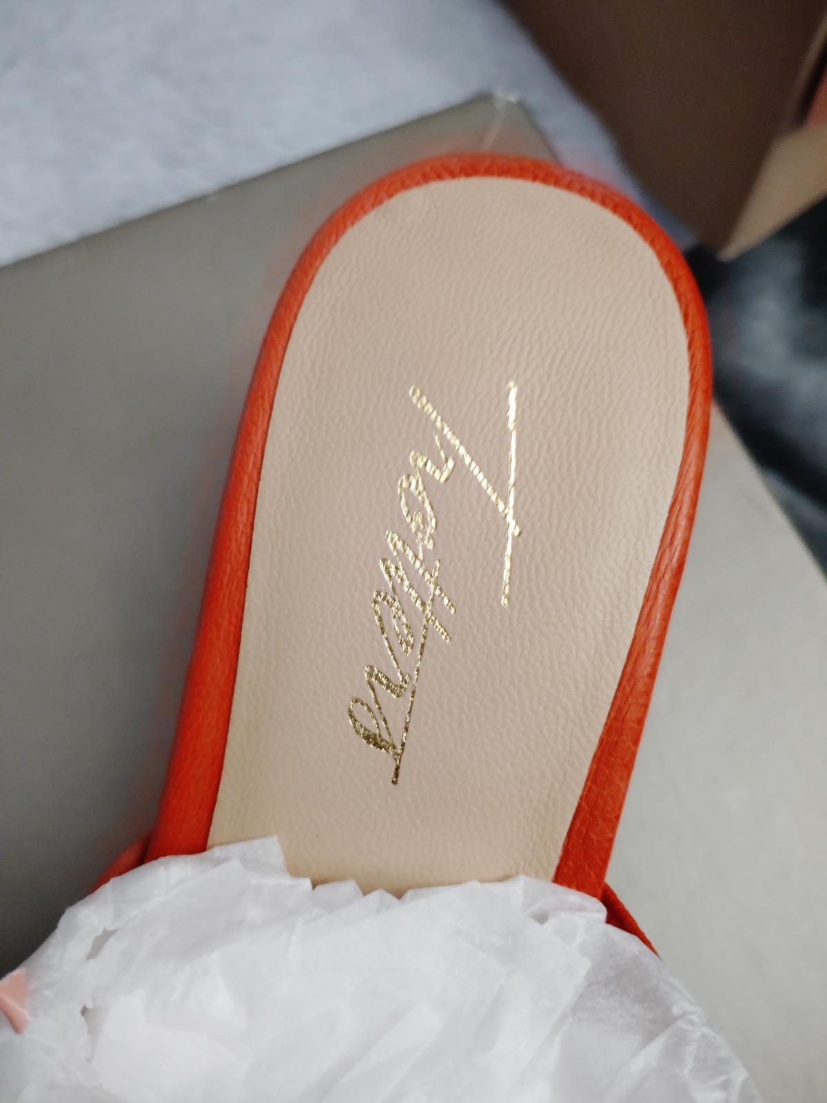 Trotters Corsa Red Mule 6 1/2 - Virginia Beach, Virginia - FleaMarketBay